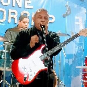 Meet your Posher, Carlos william